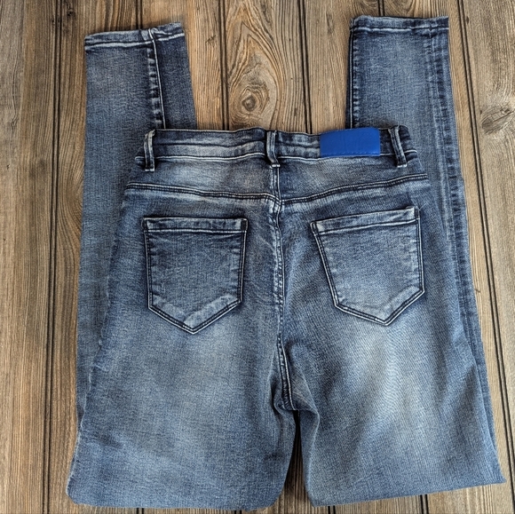 C.J H. Size 2/28 Skinny Jeans With Great Stretch - Picture 1 of 7